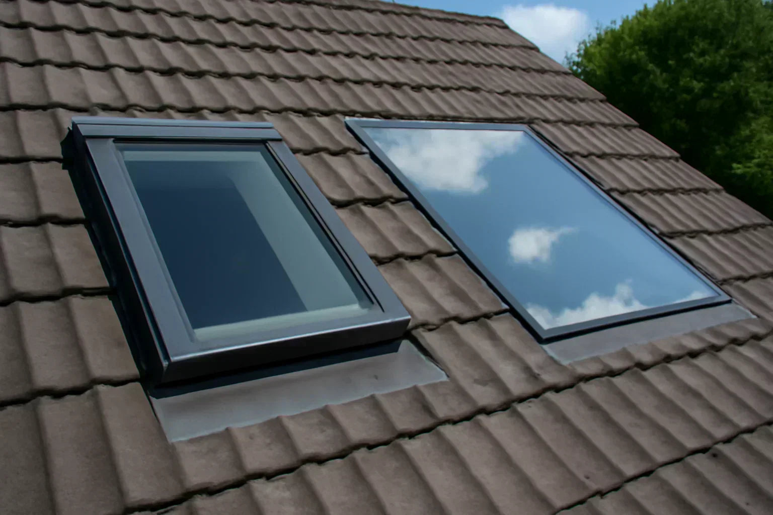 Framed vs. Frameless Rooflights: Which Works Best?