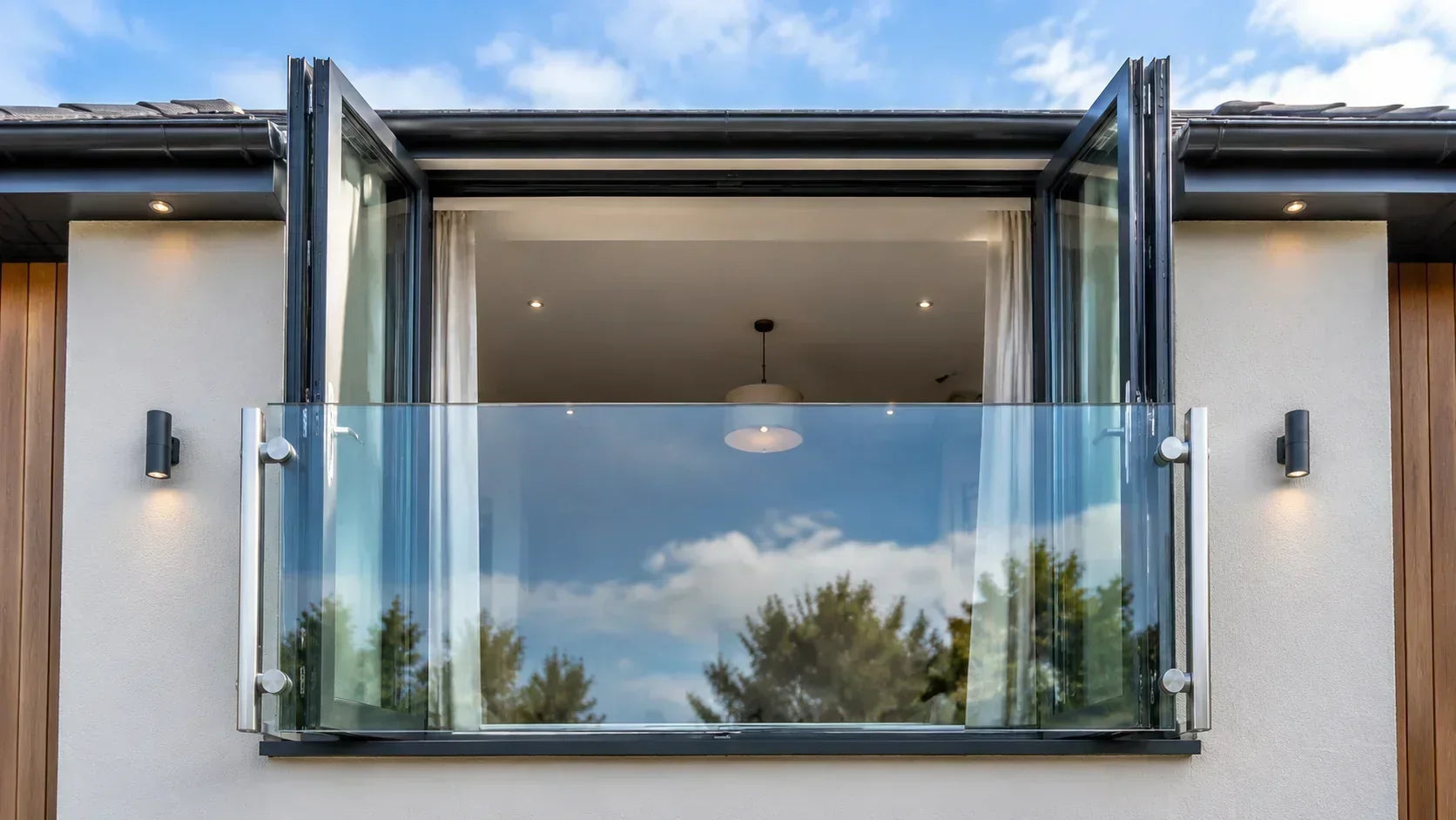 What Size Options Are Available for a Glass Juliet Balcony?